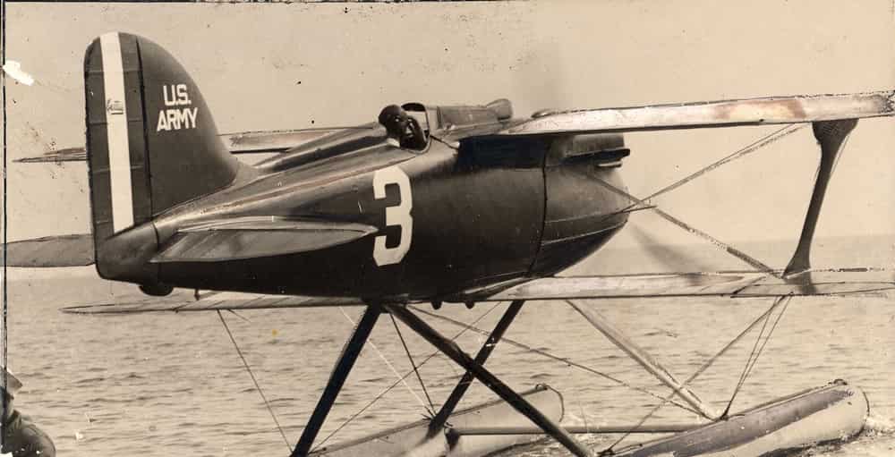 Тренировочный полет лейтенанта Джеймса Дулиттла на самолете Кертисс R3C-2 сер. № А-7054 26 октября 1925 г. перед зачетным полетом в гонке на Кубок Шнейдера 1925 г.